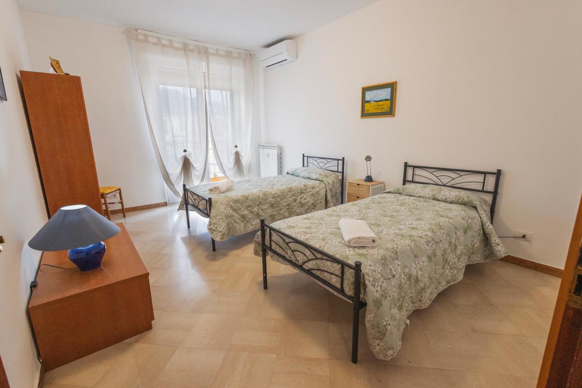 Appartement La Casa Della Posta à Vallecrosia Extérieur photo